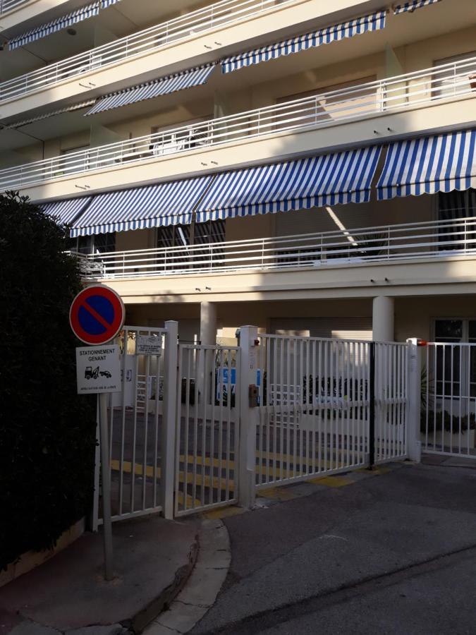 Le Palais Du Tropique Appartement Vue Mer 5E Etage Avec Ascenseur Juan-les-Pins Buitenkant foto